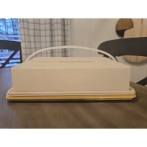Tupperware Cake Carrier Harvest Gold Vintage